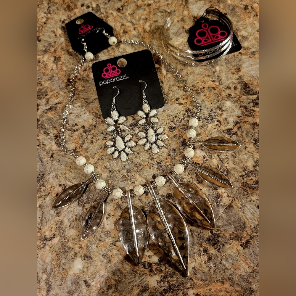 Paparazzi Necklace Highland Harvester- Colorfully Canopy Earrings-Eastern Empire